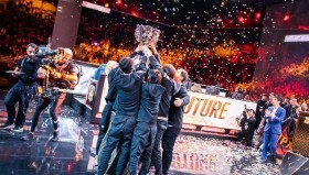 BLG战队LPL赛区半决赛团队配合制胜，剑指总决赛